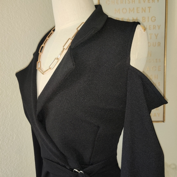 🖤✨ Pretty little things Black Wrap Dress ✨🖤 - Picture 4 of 11